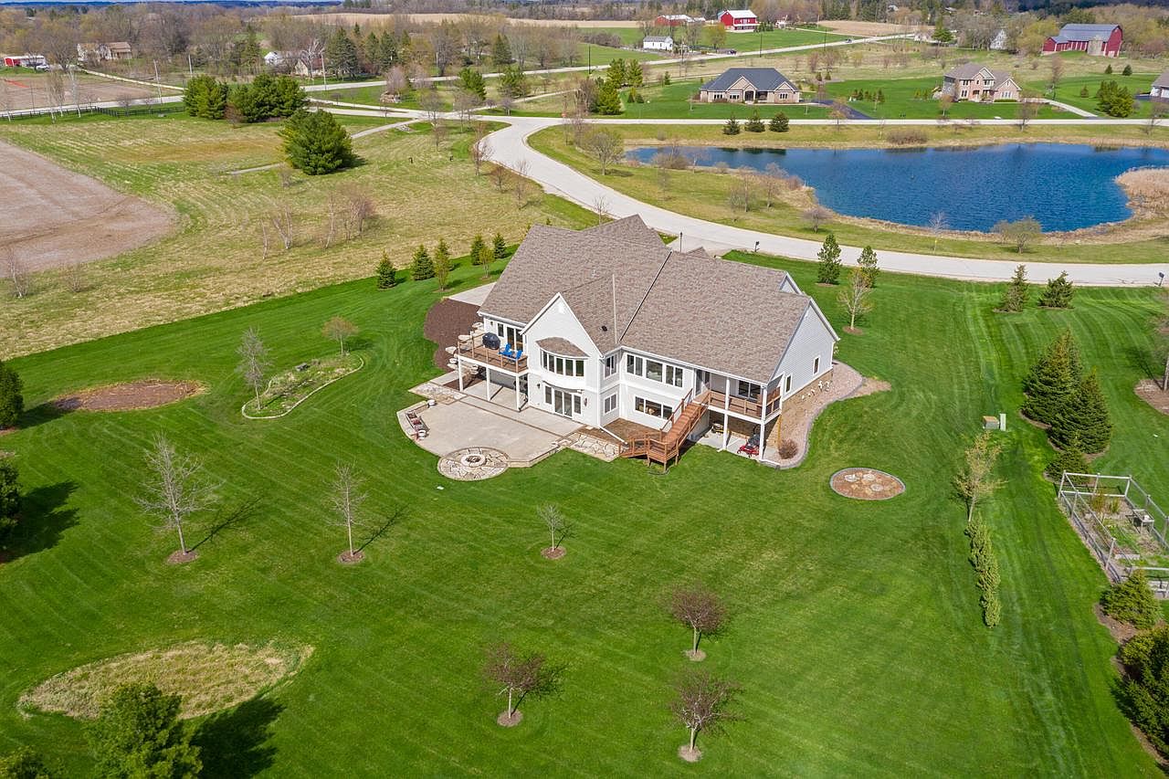 10451 Stoneset CIRCLE, Cedarburg, WI 53012 Zillow