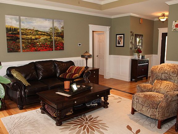 3rd image of 1710 Satinwood Dr
