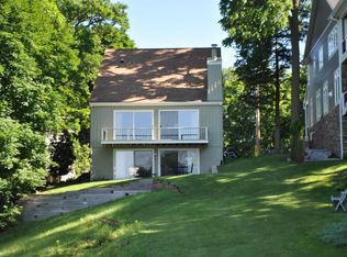 W1785 Lake Rd, Mukwonago, WI 53149