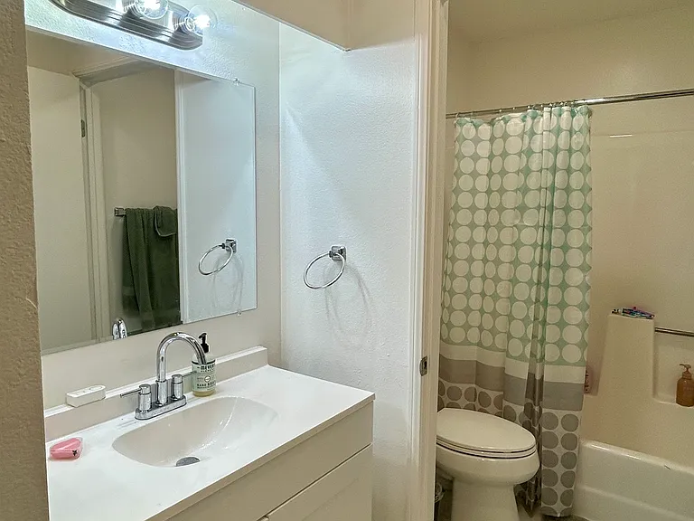 7025 Glade Ave — Photo 16