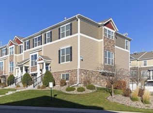 11260 Sand Castle Dr #A, Woodbury, MN 55129