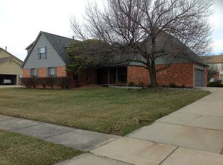 950 Emerson Dr, Troy, MI