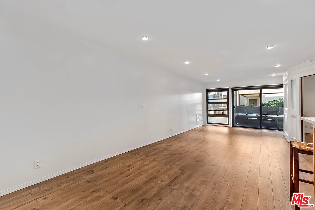 1 bed, 1.0 bath, 612 sqft, $2,450 — Photo 2