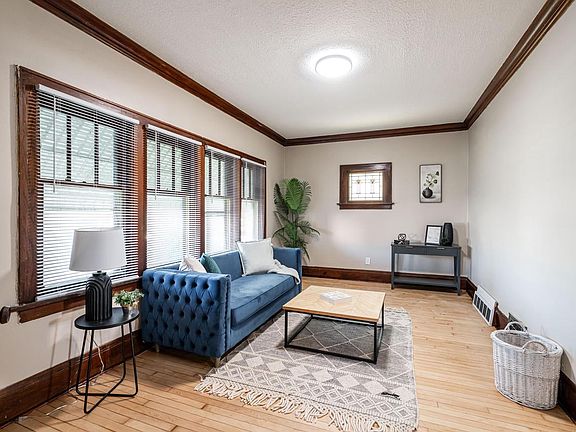 4th image of 3726 N 19th PLACE