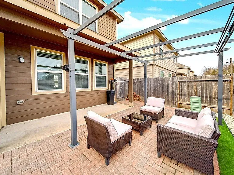 5742 Adelaide River Dr — Photo 19
