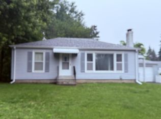 1895 Edgewater Ave, Arden Hills, MN 55112