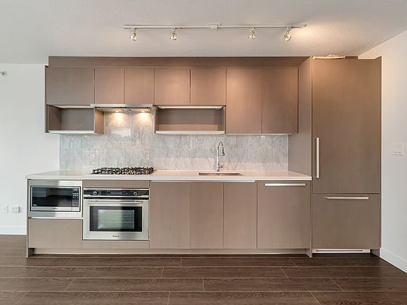 3rd image of 13696 100th Ave #509