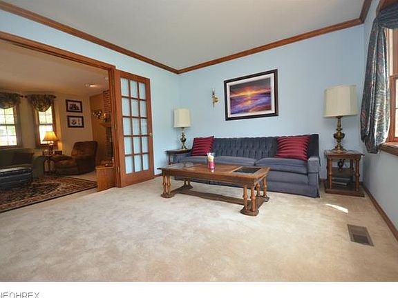 4th image of 733 Olde Orchard Dr