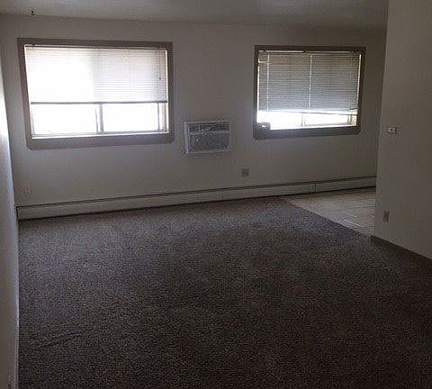 3rd image of 600 S Gillette Ave APT 6