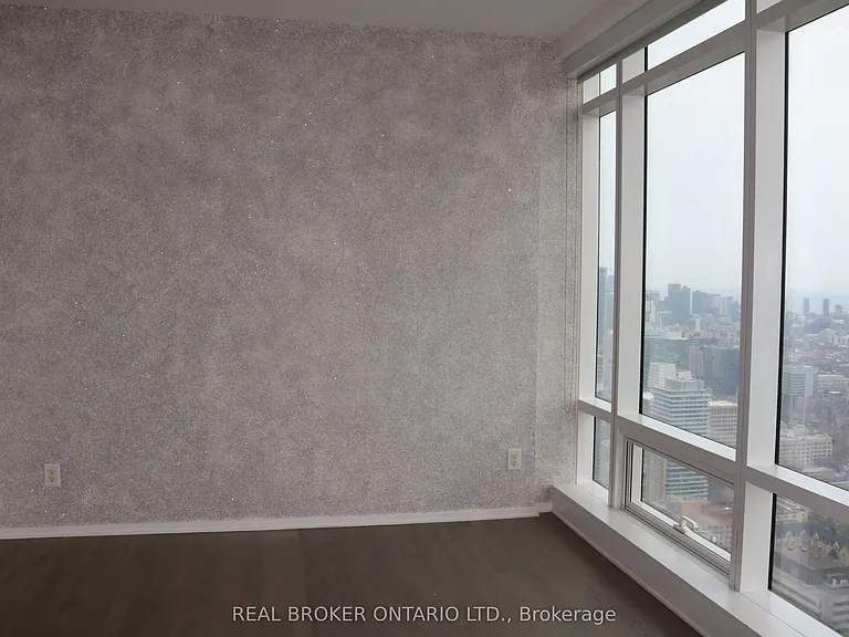 1 Bloor St E #5209 — Photo 22