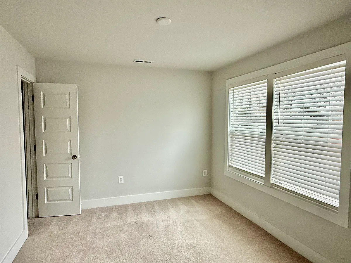 Building Photo - 10129 Blue Wing Ln