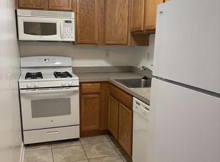 625 Chesapeake St SE #101, Washington, DC 20032