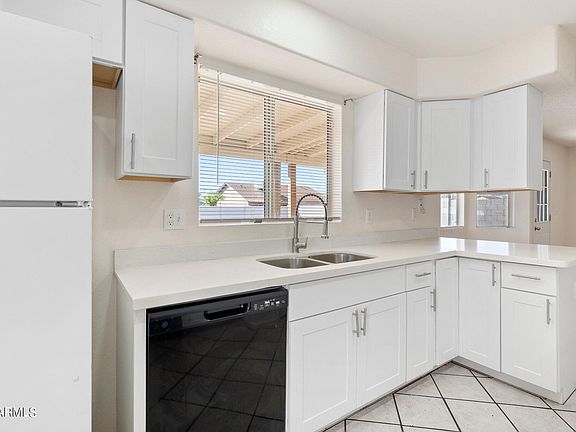 3rd image of 8515 W SELLS Drive