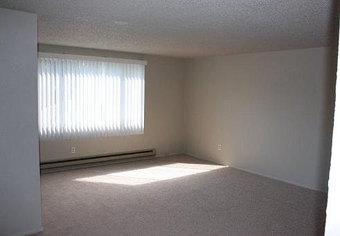 5th image of 516 Kenwood Ave