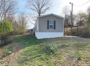 500 Poteat Rd, Mount Airy, NC 27030