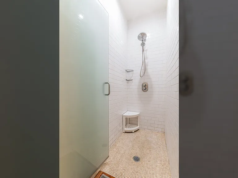 333 Adelphi St #1A — Photo 24