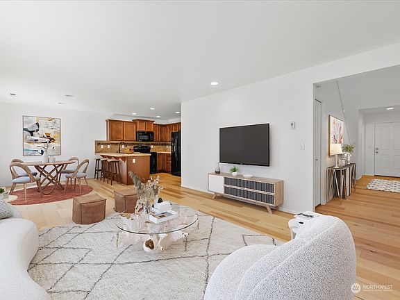 5th image of 9208 12th Street NE