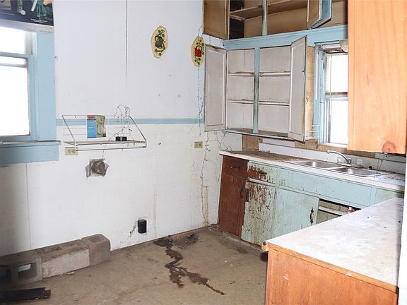 2nd image of 417 N Scullin Ave