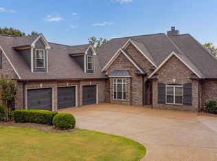 127 Woodlake Dr, Gallatin, TN 37066
