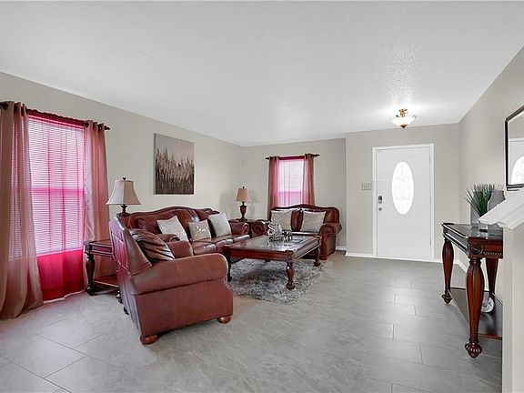 3rd image of 3321 Brandenburg Blvd
