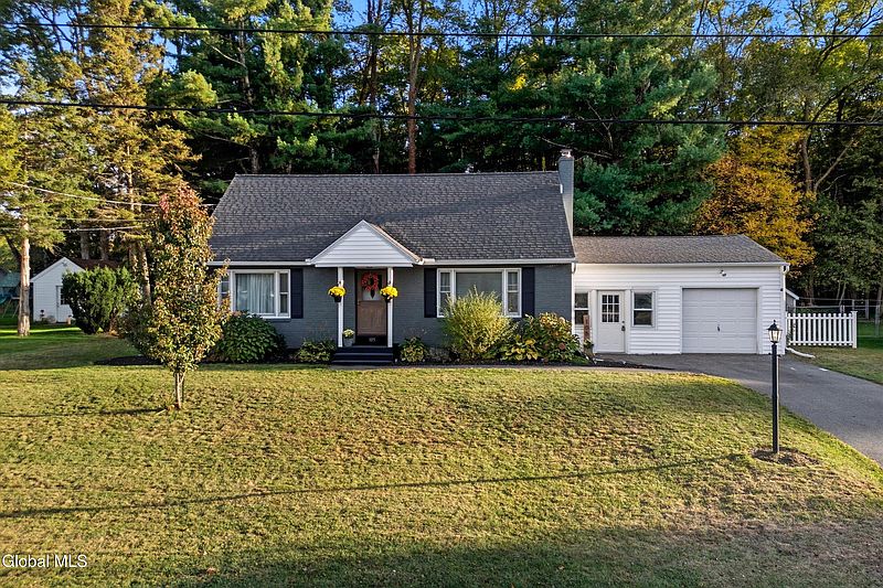 2nd image of 105 Lake Drive
