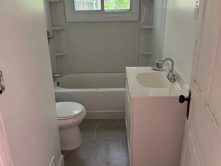 831 Lancaster Ave — Photo 12
