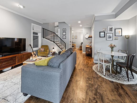 4th image of 2708 N Wilton Ave