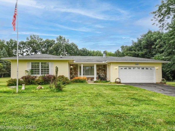 2485 Holly Heights Rd, Holly, MI 48442