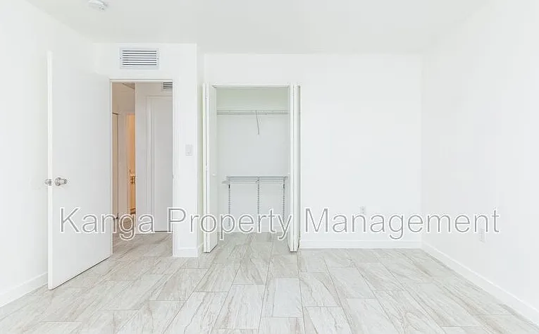 5918 Pierce St — Photo 19