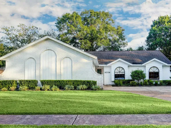 1034 Montour Dr, Houston, TX 77062