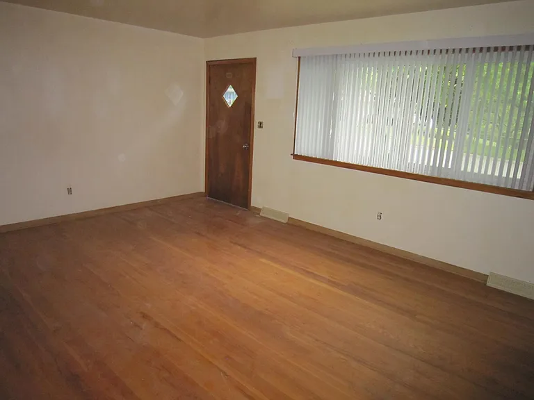 3334 N 70th Ct — Photo 2