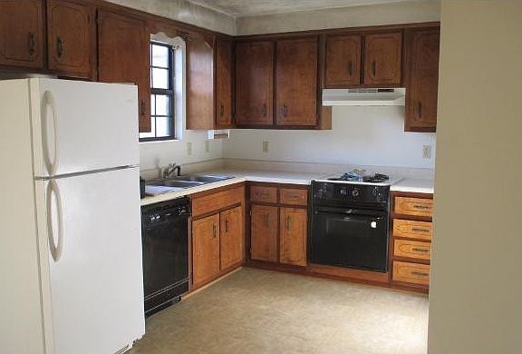 3rd image of 276 Northridge Dr