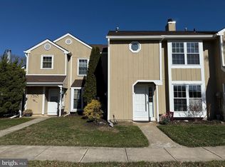 8 Pond View Dr, Plainsboro, NJ 08536