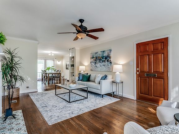 3rd image of 277 E EDGEWOOD PL