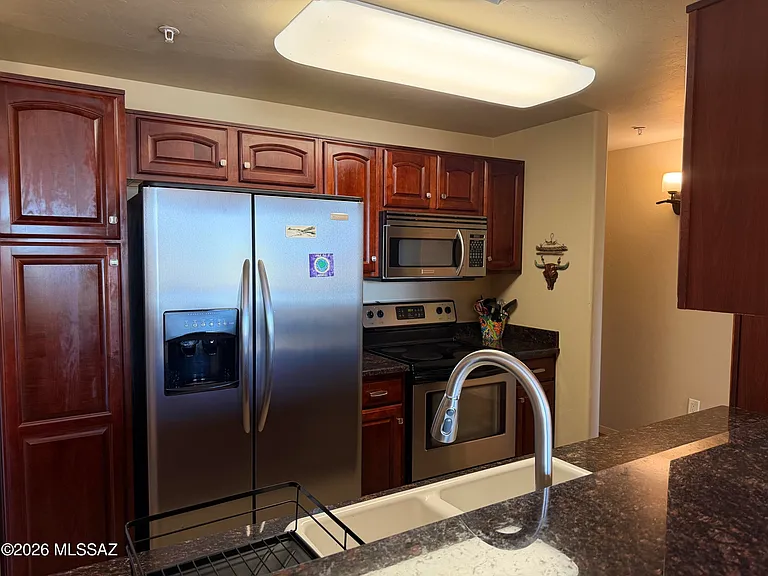 2550 E River Rd #16301 — Photo 6