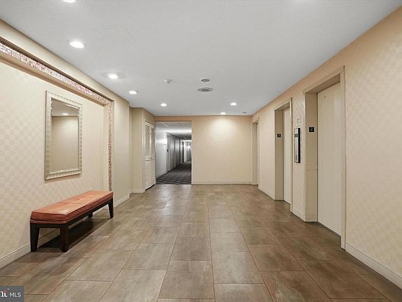 4th image of 100 West Ave APT 212