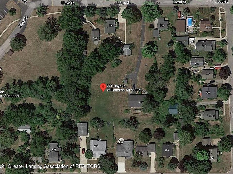 1st image of 221 Lloyd St