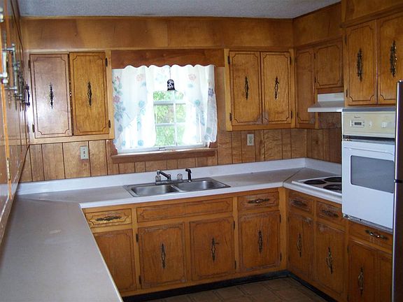 2nd image of 1323 County Road 369