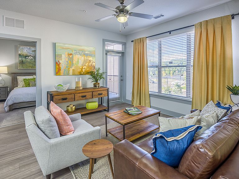 The District Apartment Rentals - Asheville, NC | Zillow