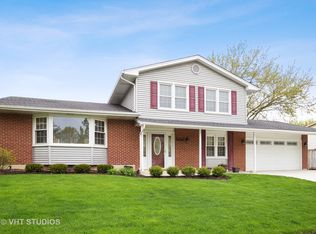 1382 Volkamer Trl, Elk Grove Village, IL 60007