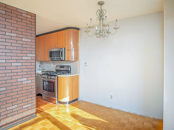 4th image of 2940 W 5th St APT 15H