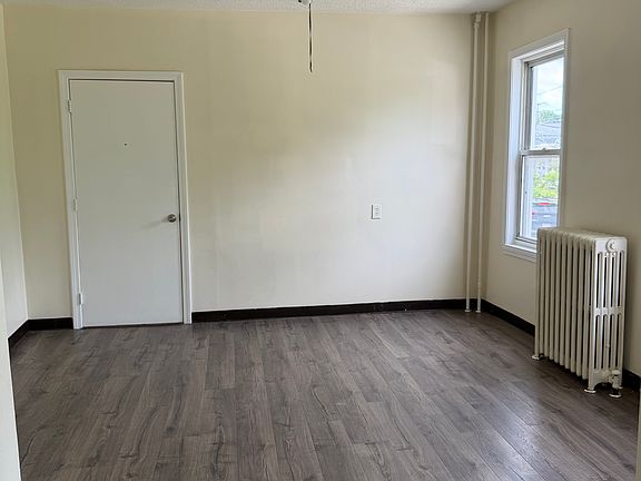 4th image of 347 Bridge St #1