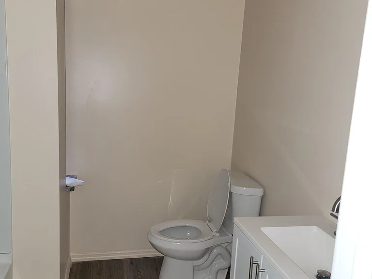 125 William St #3 — Photo 10