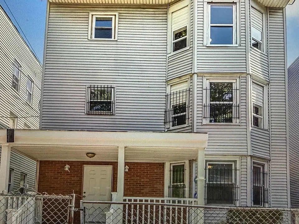 589 Winchester Ave #2