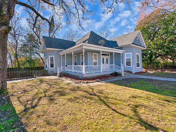 2nd image of 602 3rd St