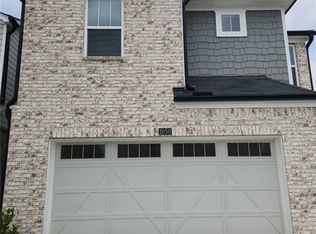 1050 Sunny Lake Dr, Lawrenceville, GA 30043