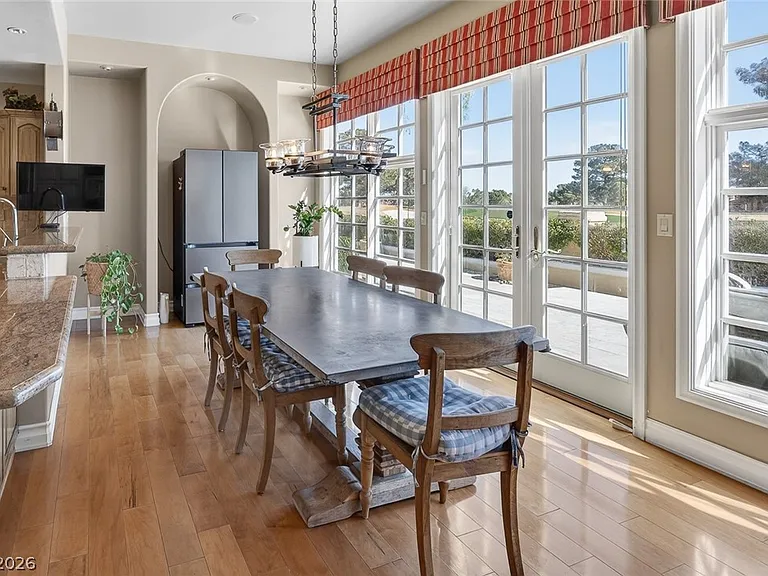 22 Burning Tree Ct — Photo 13