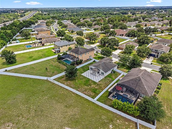 3rd image of 337 Giovani Blvd