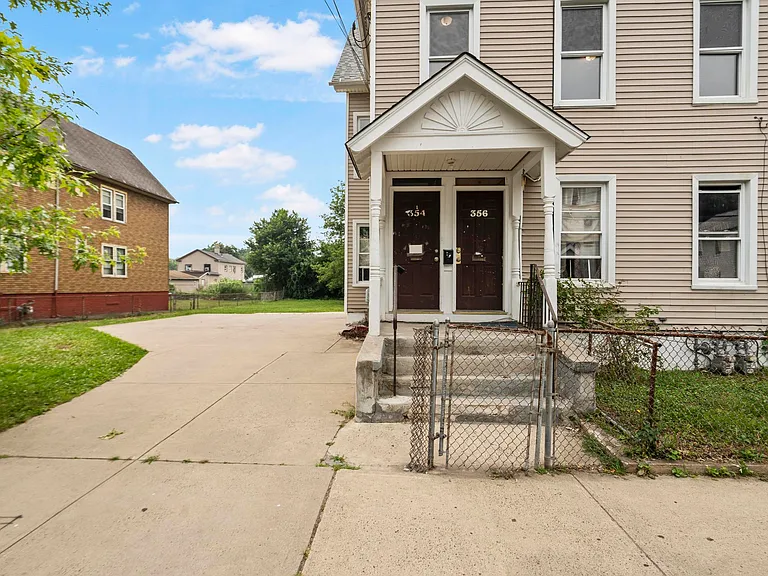 354 Poplar St #2 — Photo 11