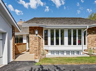 206 Briarwood Pass, Oak Brook, IL 60523